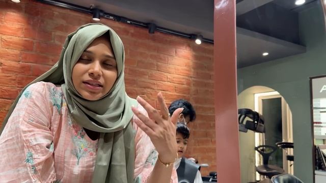 Afrah haircut transformation - Irfan's View😂❤️ смотреть онлайн