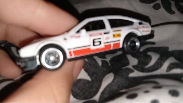 Hot Wheels Alfa Romeo GTV6 3.0 In (White) смотреть онлайн