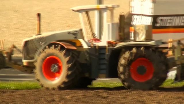 BRUDER TOYS EGGE CLAAS RC Tractor ACTION! Cat John Deere Case Claas  Fendt