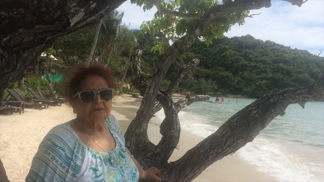 Cool Mom In Koh Samet... смотреть онлайн