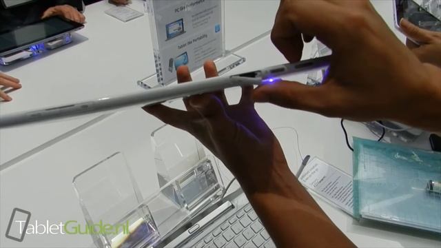 Samsung ATIV Smart PC Hands-on Review - TabletGuide.nl смотреть онлайн