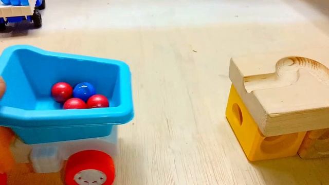 Автобетоносмеситель, Мусоровоз, Пожарная машина, Танкер, Трактор, Экскаваторы, кран, машинки! смотреть онлайн