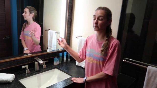 Disney's Polynesian Villas & Bungalows | Deluxe Studio Room Tour смотреть онлайн