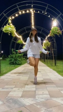 Фитнес для похудения: танцевальные упражнения со скакалкой. #music #levitating #скакалка #dance