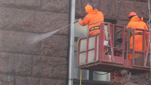 В Санкт-Петербурге стартовала масштабная весенняя уборка