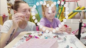 Мама Вика дочка Лола , как сделать браслет из бусинок с ребенком,как создать свой браслет