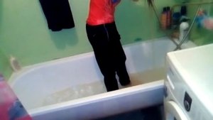 Челендж купаемся в одежде:)