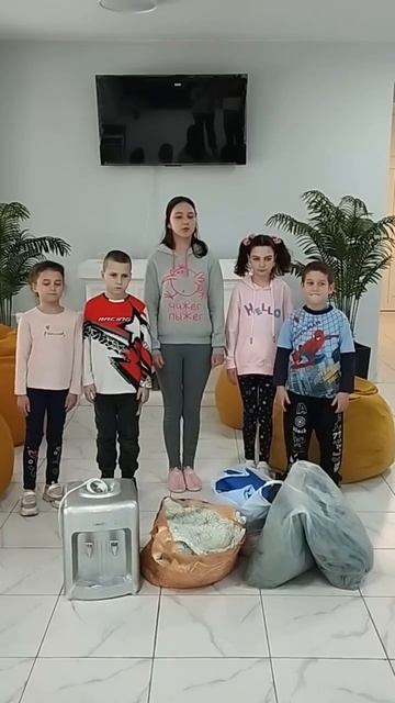 Союз офицерских жен Свердловской области передал гумпомощь в детский центр в ДНР