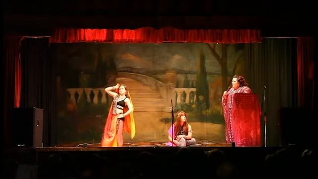 "Announcing a Newborn" performed by Phat Man Dee, Maria Hamer & Christine Andrews смотреть онлайн