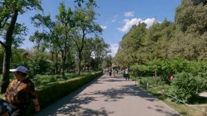 北京景山公园 Walk in Jingshan Park in Beijing, China