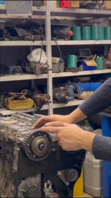 Инструкция по сборке мотора VOLVO 2,5t - установка ремня грм. смотреть онлайн