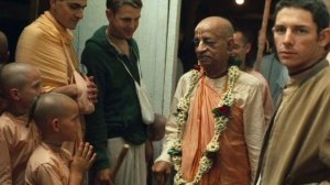 Утренняя прогулка Шрилы Прабхупады 02.04.1974, Бомбей. Беседа с учениками.