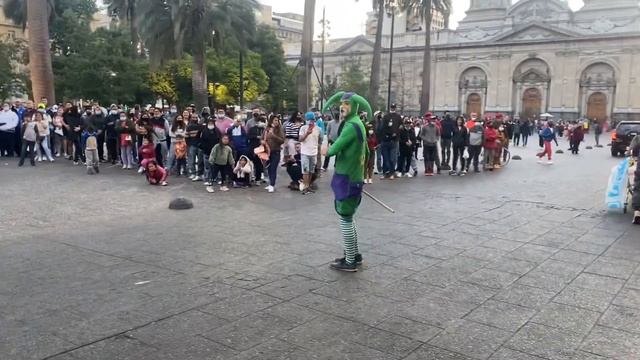 BUFÓN NAMASTÉ en Plaza de Armas de Santiago (2) смотреть онлайн