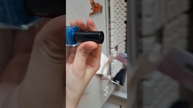 Новый лак для ногтей  и накладные ногти))