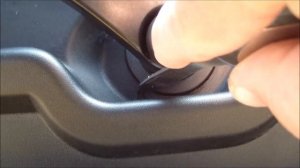 Лада X RAY - Дренажное отверстие жабо