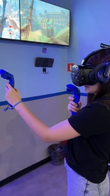 Забудь про скучные будни — включайся в мир, где реальность перезагружается! #shorts смотреть онлайн