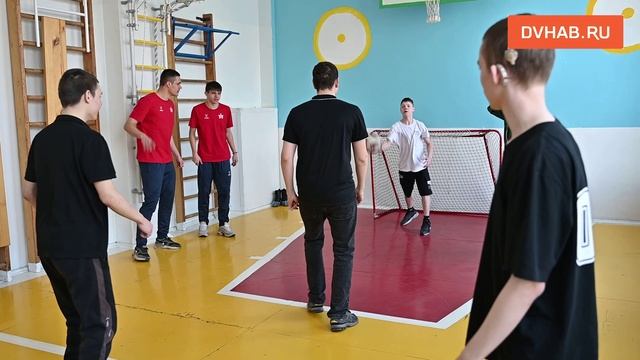 Молодежка «СКА-Хабаровска» сыграла с неслышащими воспитанниками интерната
