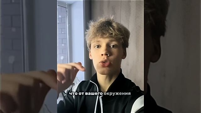 Мальчики, парни, мужчины! Цвет восходящей зари! Гордость старинной былины - Русские богатыри!