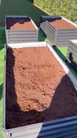Высокие и теплые грядки на старом газоне
