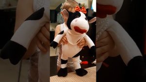 ИГРУШКА ПОЮЩАЯ КОРОВА КОРОВКА 🖐🔥🔝🙏❤ ПОЁТ КОРОВА ДЛЯ ДЕТЕЙ