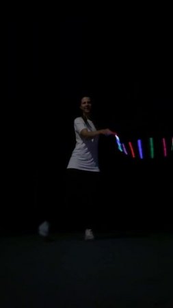 Я просто обмотала гирляндой скакалку  Лайфхак  #скакалка #jumprope #skipping #прыжкинаскакалке