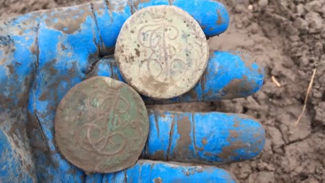 ВЫКОПАЛ В ОГОРОДЕ - МЕНЯ АЖ ЗАТРЯСЛО ОТ НАХОДКИ!!! смотреть онлайн