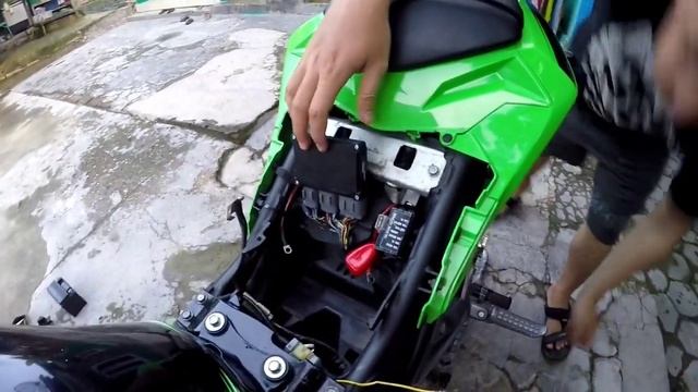 aki ninja tekor??? Ganti Aki Ninja 250fi pakai aki Alkaline....MURAH!!!! смотреть онлайн