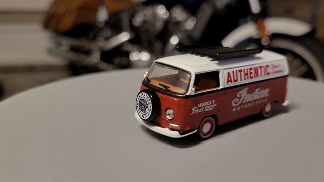 die cast car toy 🚗♥ It's Turn Table Time 1972 Volkswagen Type 2 Panel Van смотреть онлайн