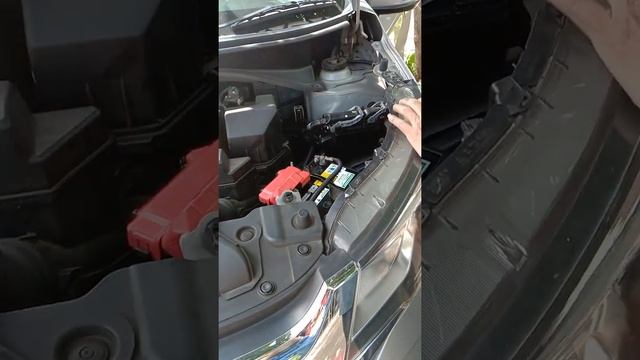 แบตหมด⁉️ แบตแห้ง vs แบตน้ำ เปลี่ยนแบตเตอรี่รถยนต์ยี่ห้อไหนดี❓FB Battery บัดดี้ออโต้โมบิล 🔋 สวนสยาม смотреть онлайн