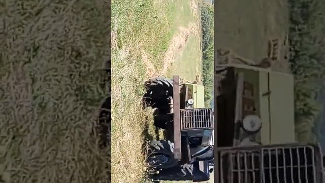 Тюкуем сено.Пресс подборщиком klaas. смотреть онлайн