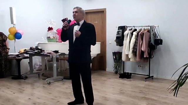 Сумасшедшая любовь. Исполняет Владимир Солозобов.