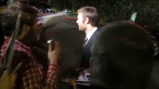 Liam McIntyre of "Spartacus Vengeance" greets fans at "Magic City" premiere in Hollywood смотреть онлайн