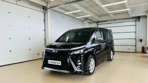 Toyota Voxy, 2018 год
