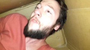 ОТПРАВИЛА ПАРНЯ ПО ПОЧТЕ ПРАНК И ЧЕЛЛЕНДЖ   СКИНУЛА С КРЫШИ ПАРЕНЬ НЕ ВЫЖИЛ