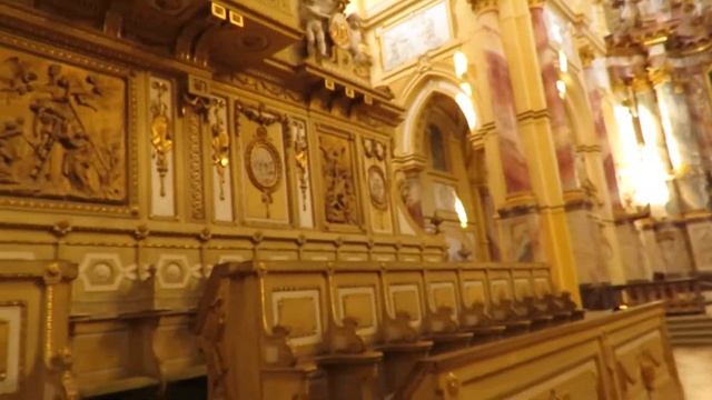 Walking through the Klosterkirche in Ebrach in Bavaria Germany ! смотреть онлайн