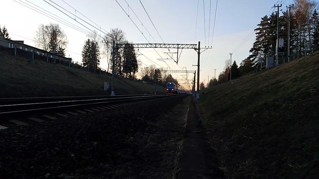 АВРОРА С МАШИНИСТОМ ПОЕЗДА ЭП2К 504
