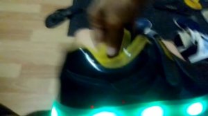 Как светятся кроссовки