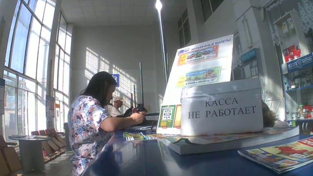 приехали получать айфон 5с ( iPhone 5 c) смотреть онлайн