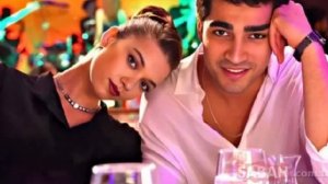 Мерт Рамазан Демир Афра Сарачогли теперь семья.