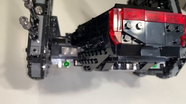 LEGO Star Wars 75256 KYLO REN'S SHUTTLE Review! (2019) смотреть онлайн