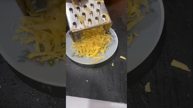 Готовлю ужин 🥘 курочка 🐓 с картошкой🥔 и ананасами 🍍
