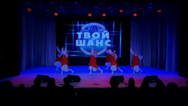 Танец Девка по саду ходила...