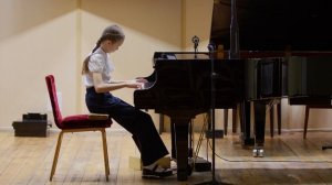 Тарабаева Алиса, 10 лет
1. У.Гиллок. Колибри
2. Н.Шейко. Мгновение