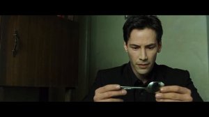 Момент ИЗ "Матрица": Не пытайся согнуть ложку. Для начала нужно понять главное. Ложки не существует