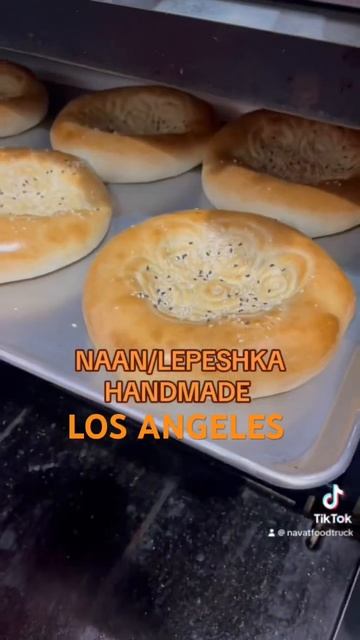 Naan/LEPESHKA (hand made) LOS ANGELES #losangeles #naan #lepeshka #navat #halalFood #halal смотреть онлайн