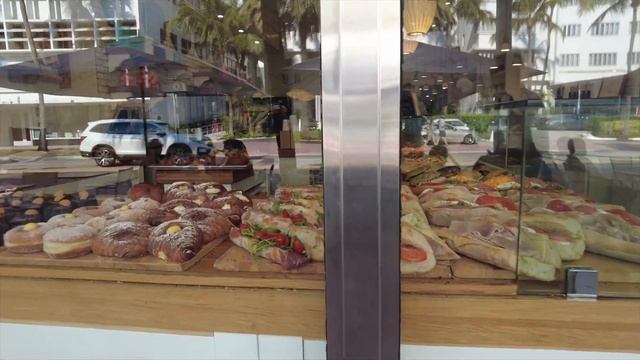 T-Shirts Teabags and Cakes by the Ocean - Miami Pitstop Day Three