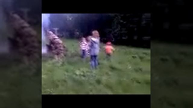 костёр во дворе смотреть онлайн