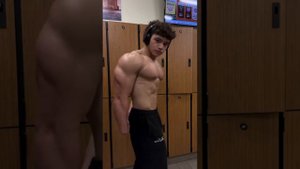 17 years old teen muscle boy : Anthony