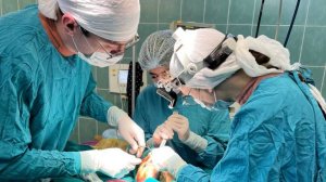 Мытищинские врачи спасли мужчину, сломавшего челюсть при падении