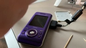 Как исправить проблему в зарядке Сони ericson s500i не заряжается